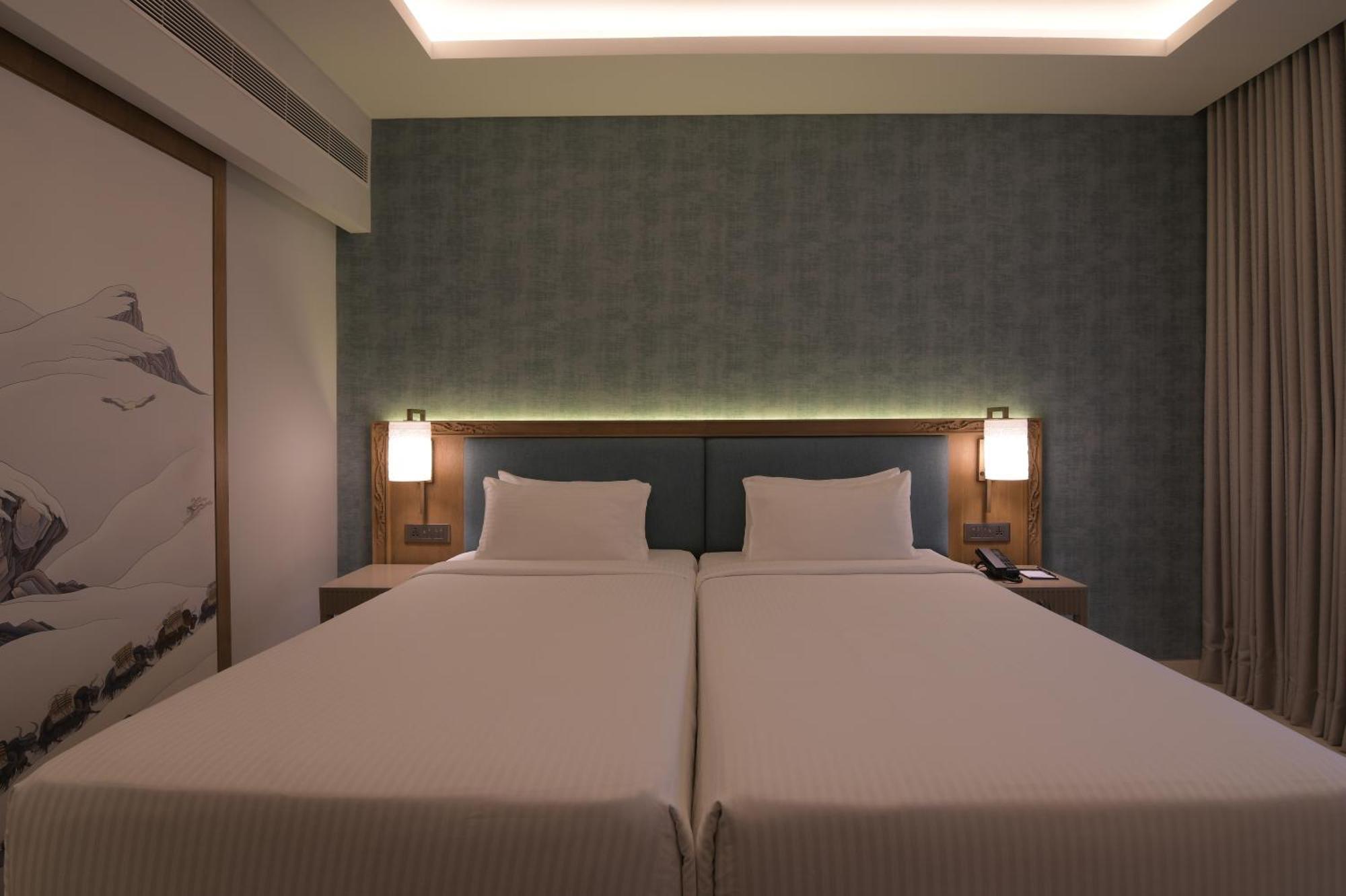 Hotel Yak & Yeti Катманду Екстер'єр фото